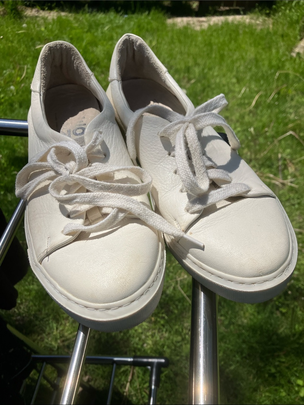 Women’s Casual White Lace-Up Sneakers
